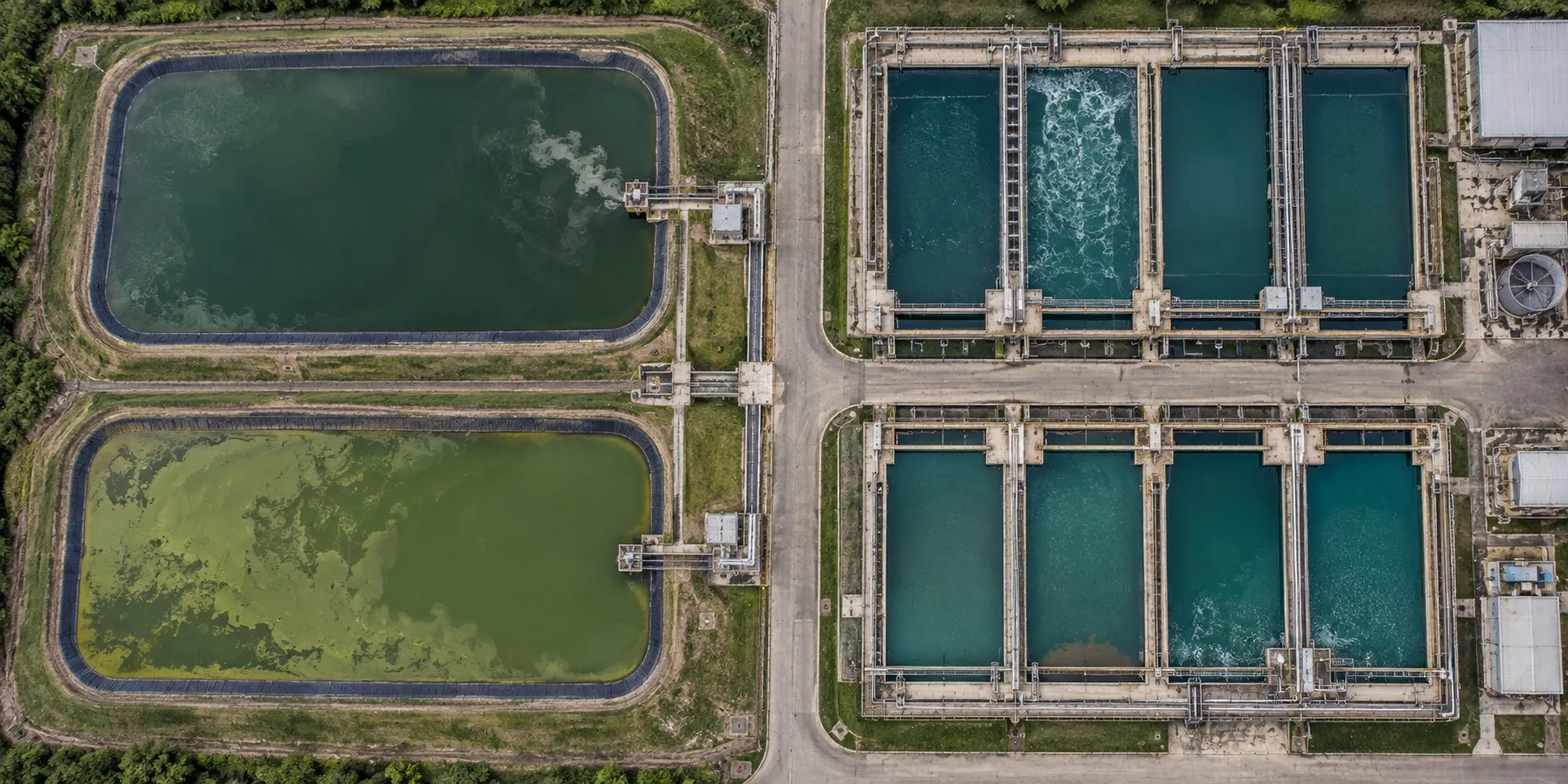 Vista aérea de lagoas de estabilização e bateria de tanques de decantação